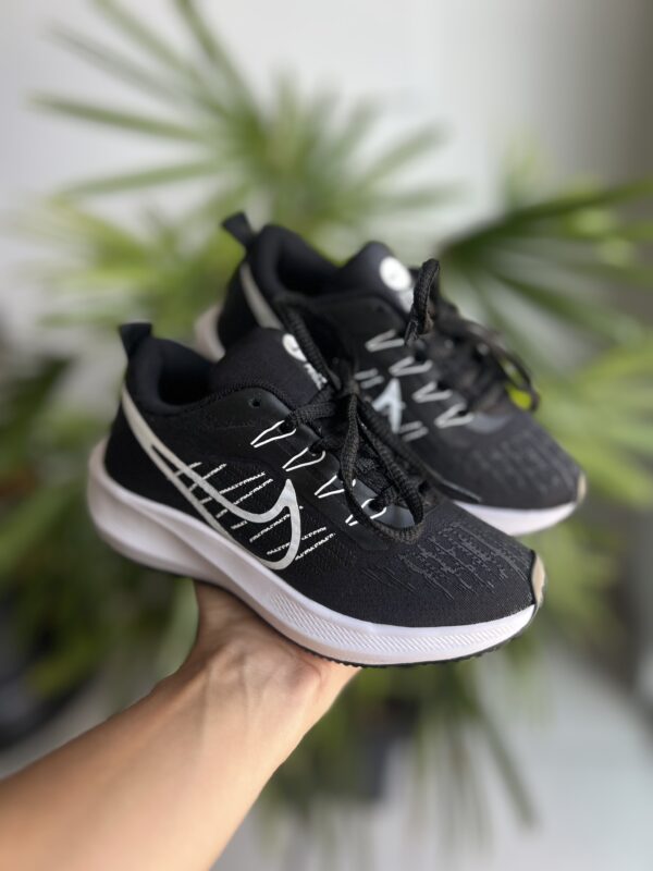 INF. NIKE SPORT PRETO E BRANCO
