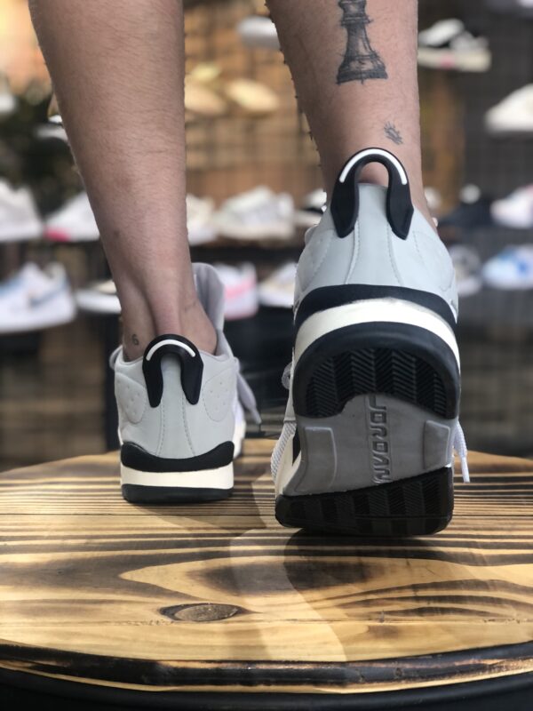 NIKE JORDAN 4 CINZA - Image 2