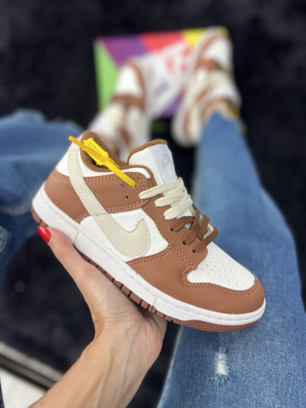 NIKE DUNK CARAMELO E BRANCO - Image 2