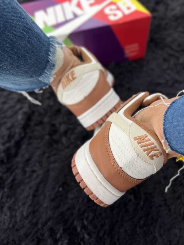 NIKE DUNK CARAMELO E BRANCO - Image 6