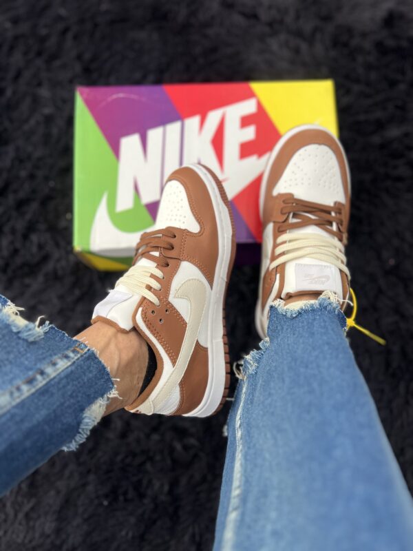 NIKE DUNK CARAMELO E BRANCO - Image 3