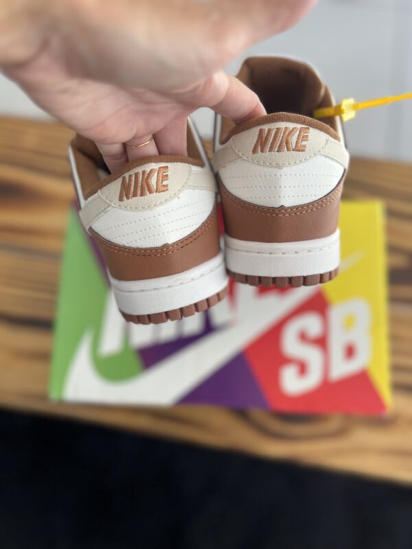 NIKE DUNK CARAMELO E BRANCO - Image 5