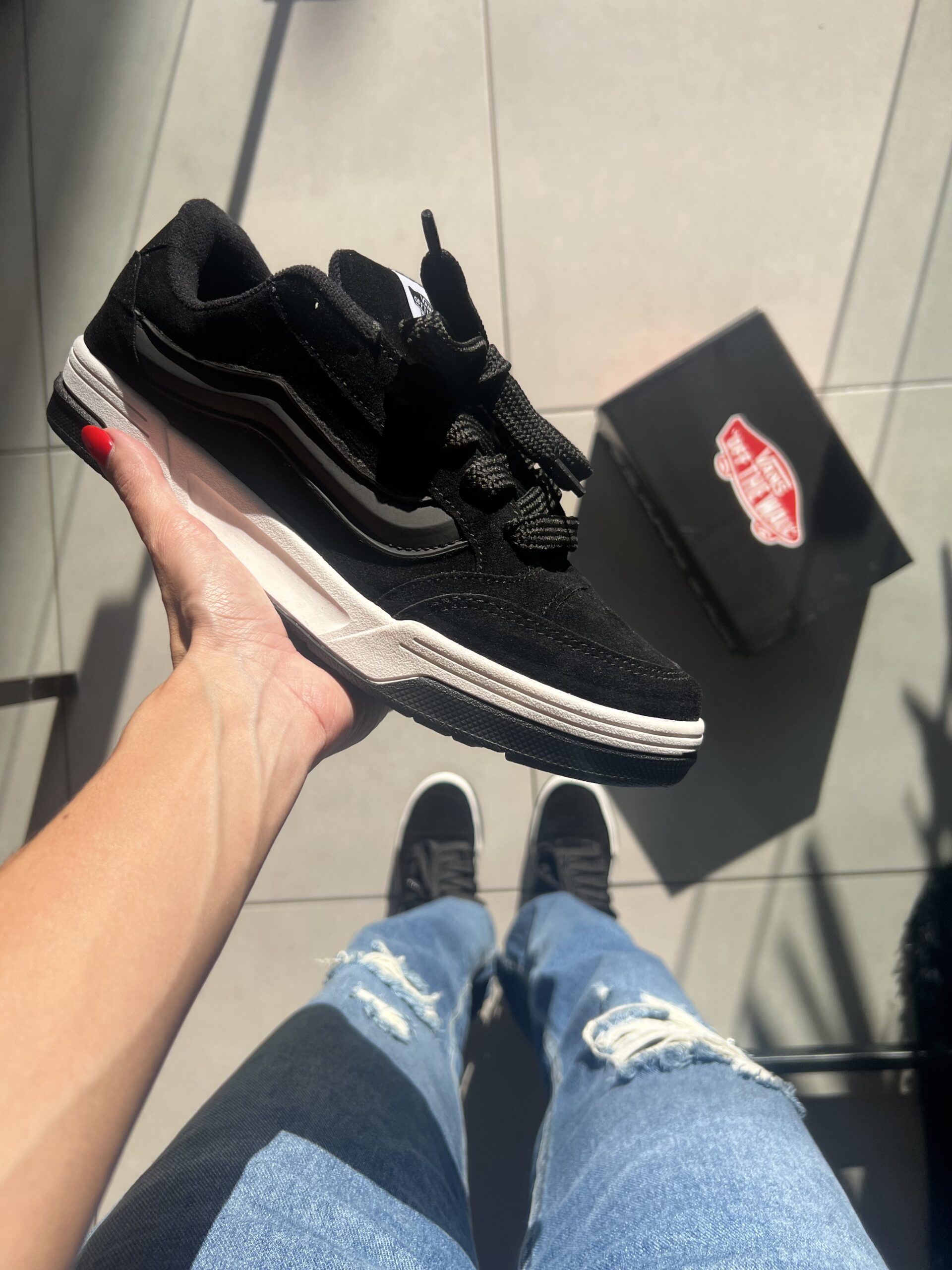 VANS HYLANE PRETO LISTRA PRETA