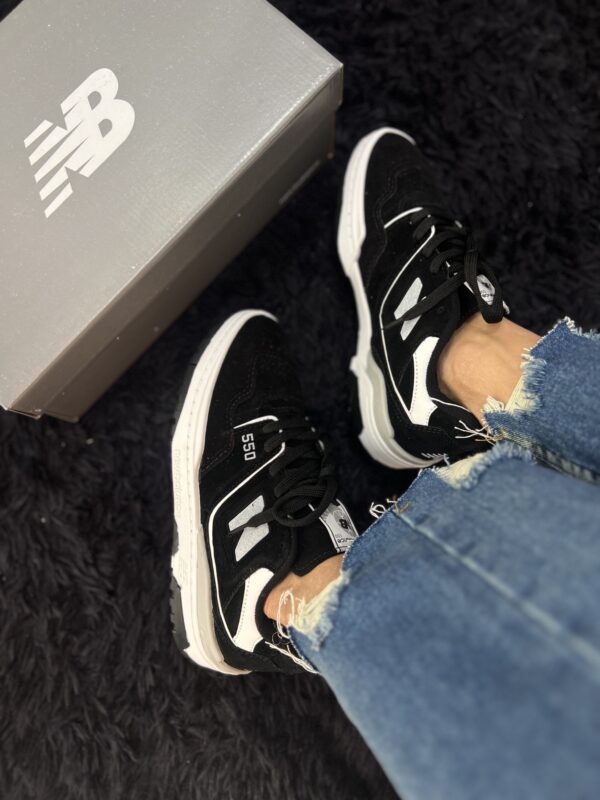 NEW BALANCE 550 PRETO E BRANCO