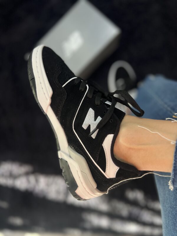NEW BALANCE 550 PRETO E BRANCO - Image 2