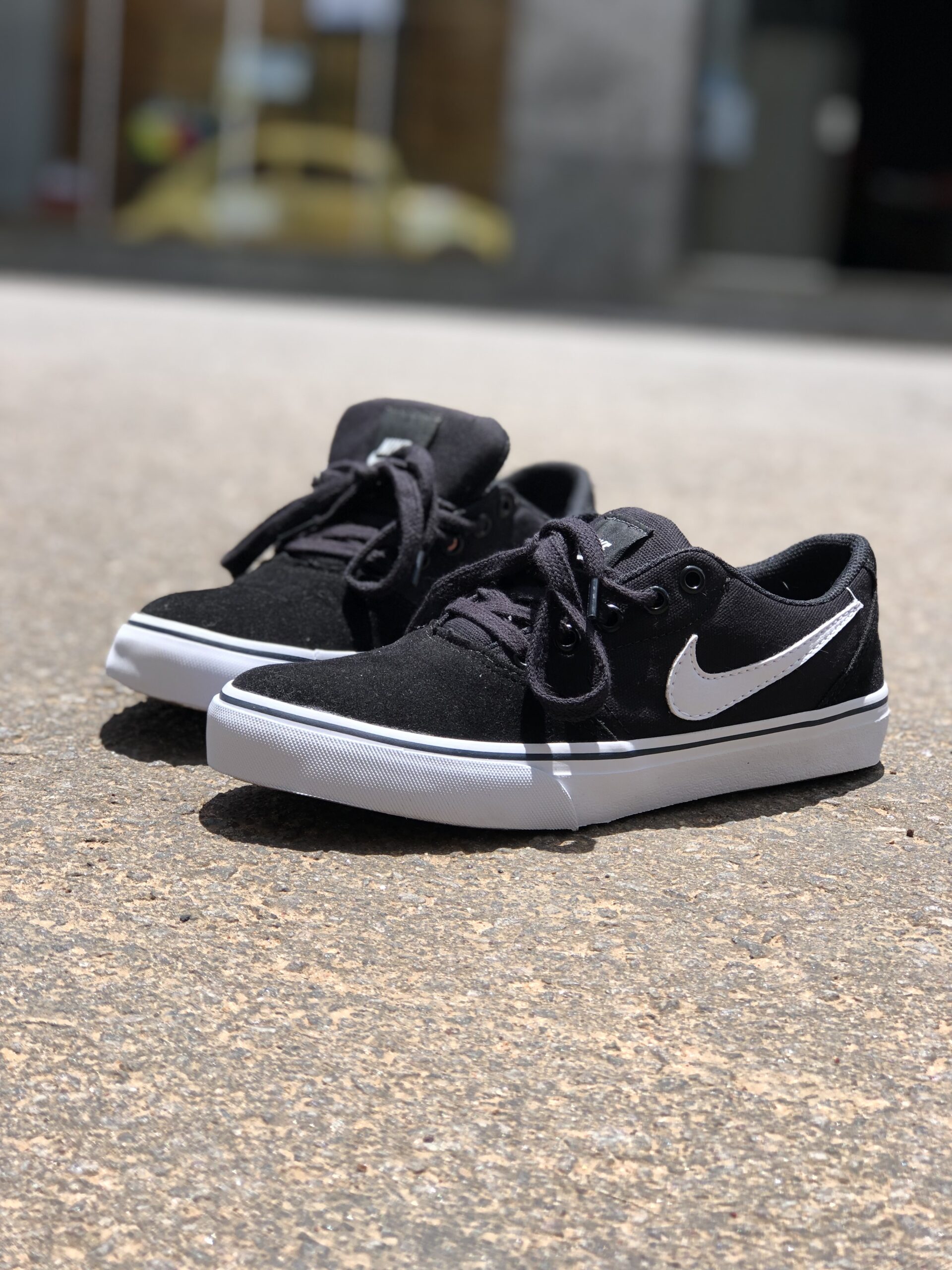 NIKE SB PRETO E BRANCO