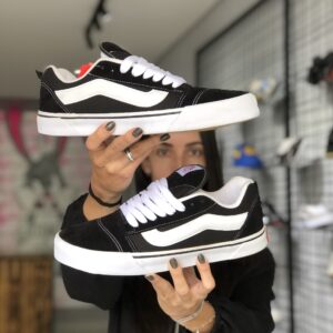 VANS KNU PRETO E BRANCO
