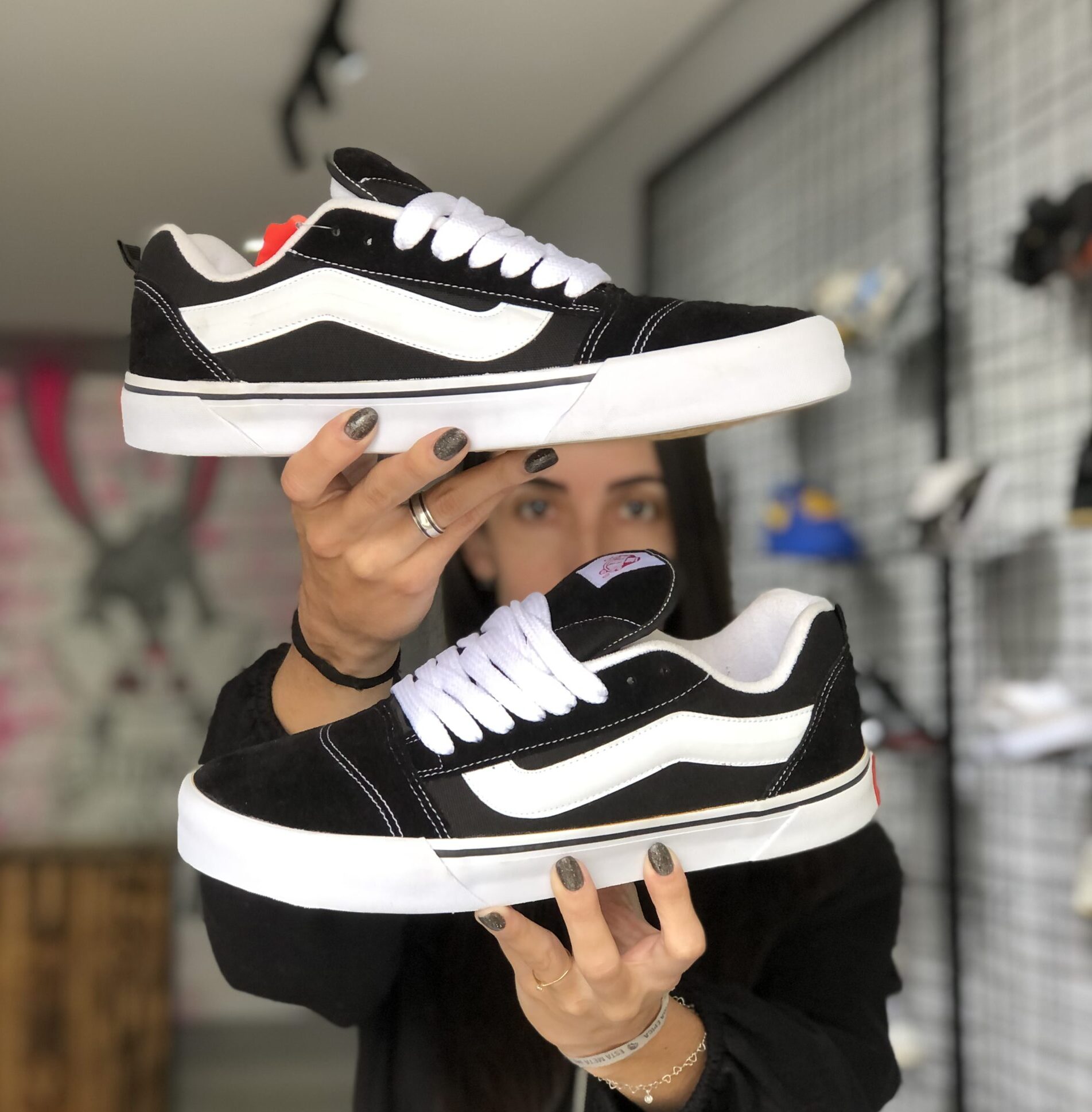 VANS KNU PRETO E BRANCO