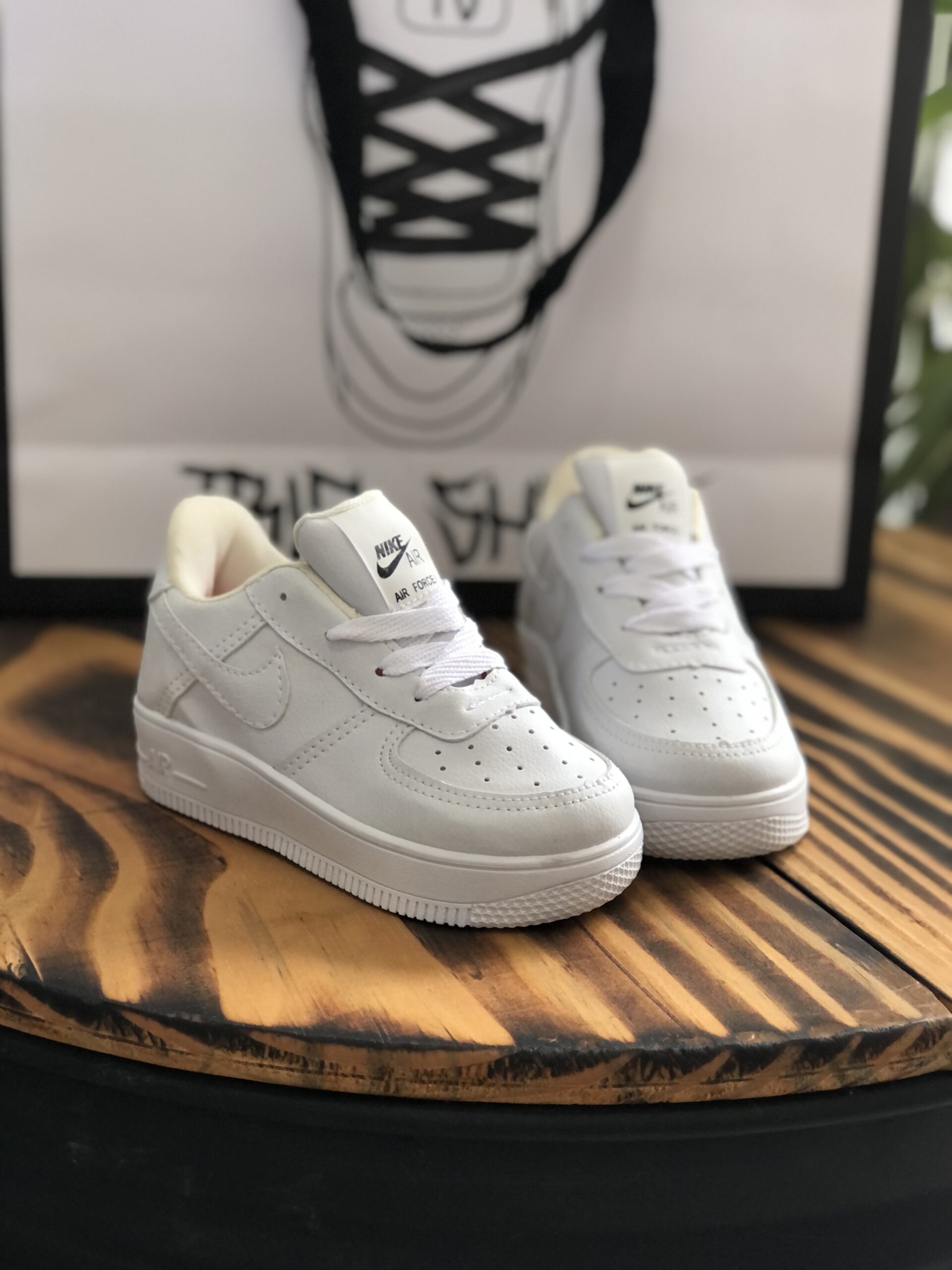 INF. NIKE BRANCO INTEIRO