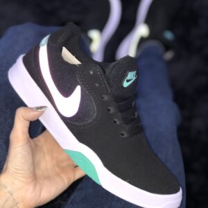 NIKE PRETO E VERDE