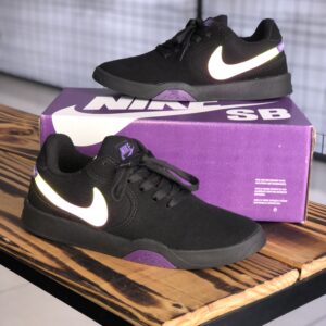 NIKE PRETO E ROXO REFLETIVO