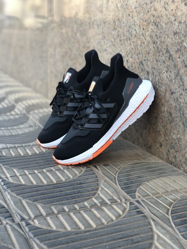 ADIDAS ULTRABOOST PRETO LARANJA