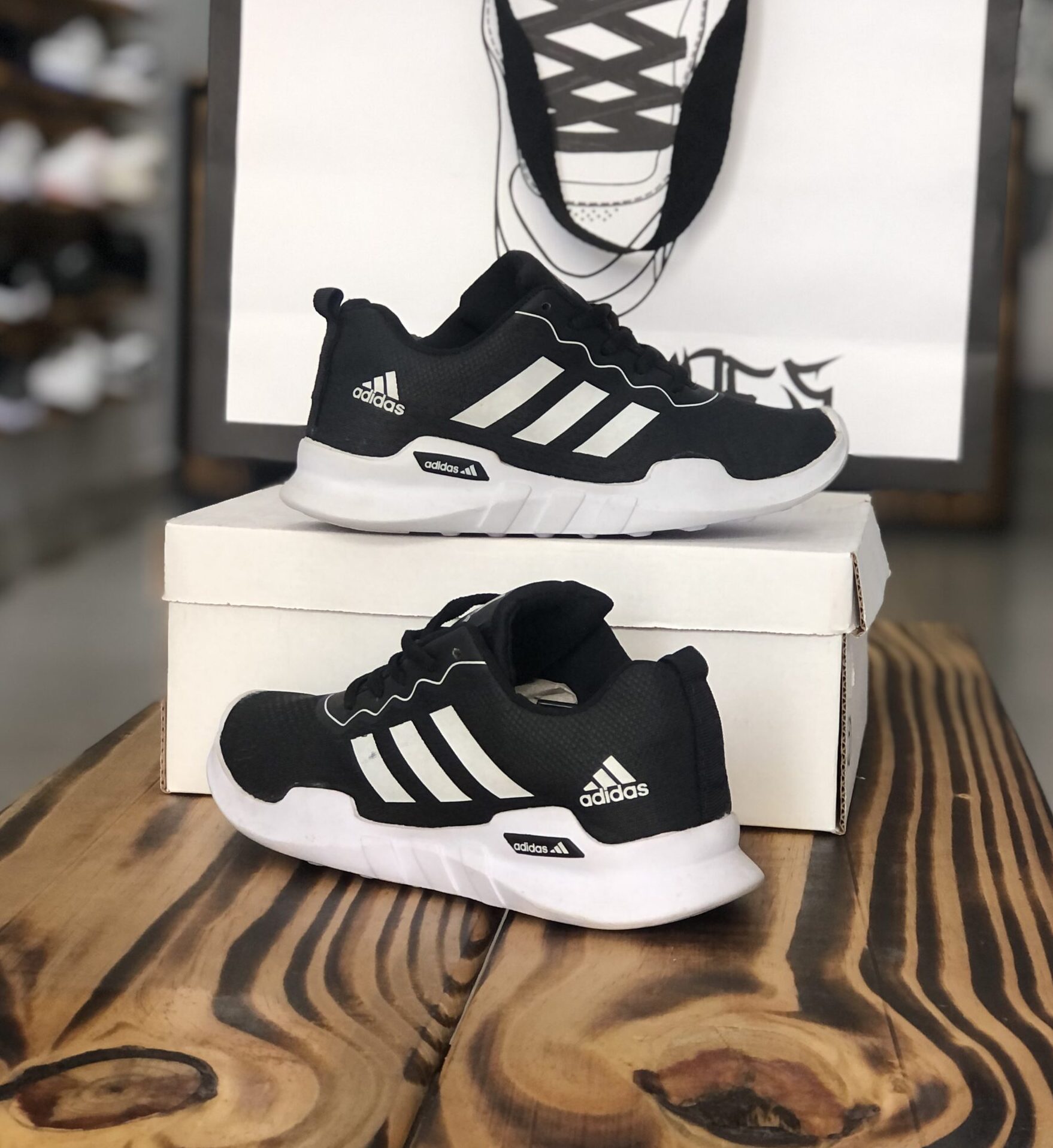 INF. ADIDAS SPORT PRETO E BRANCO