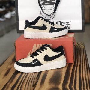 INF. NIKE BEGE E PRETO