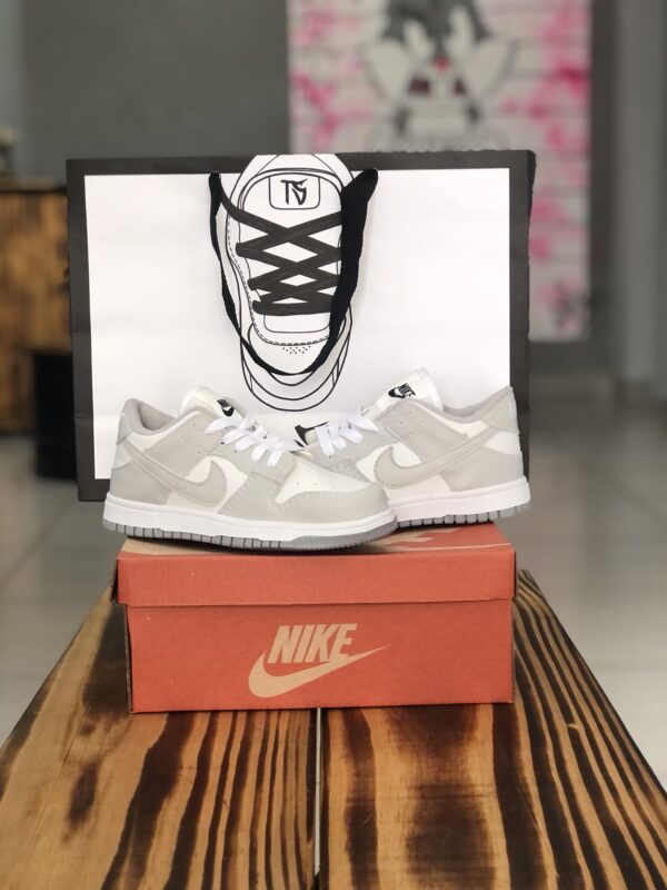 INF. NIKE DUNK CINZA E BRANCO - Image 2