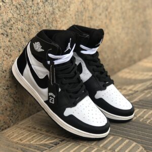 NIKE JORDAN 1 PRETO E BRANCO