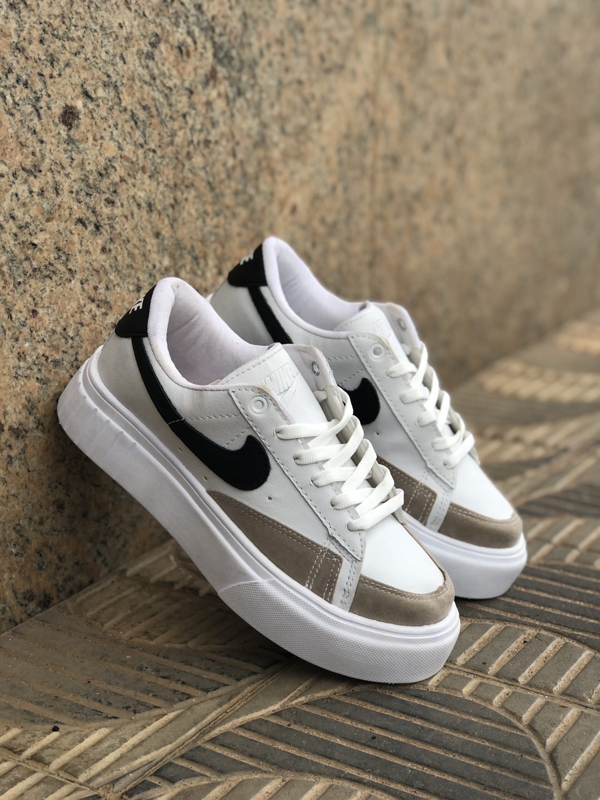 NIKE MALIBU