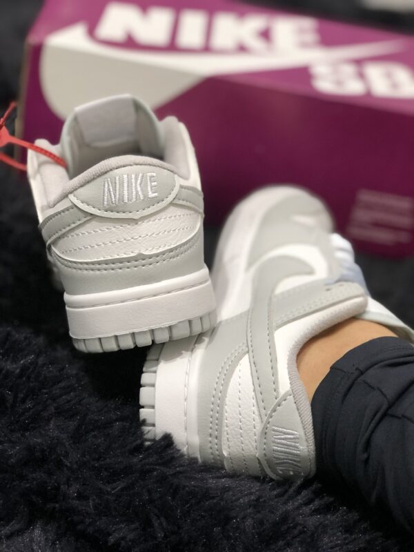NIKE DUNK CINZA E BRANCO - Image 2