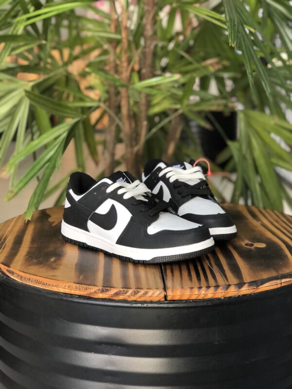 NIKE DUNK PANDA