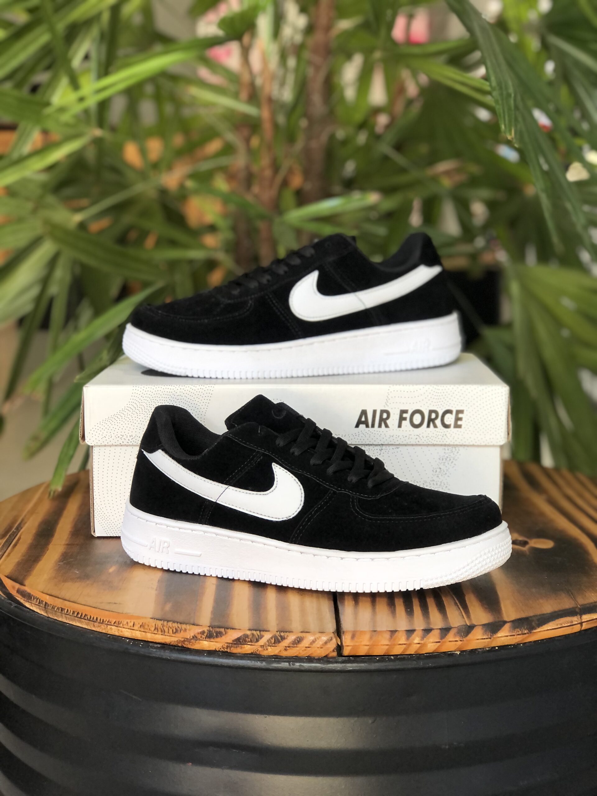 NIKE SB CAMURÇA PRETO E BRANCO
