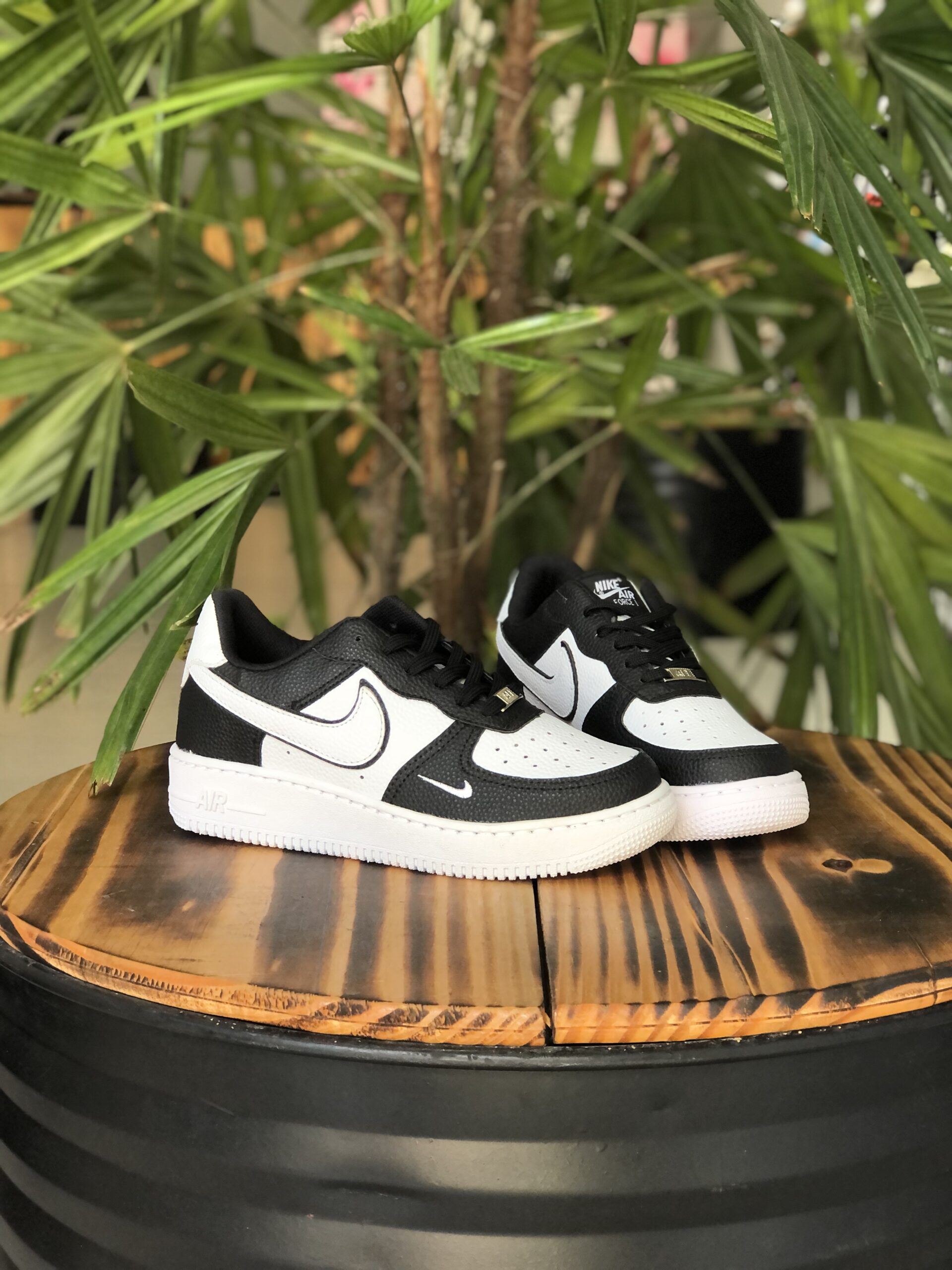 NIKE AIR FORCE PRETO BRANCO PRETO