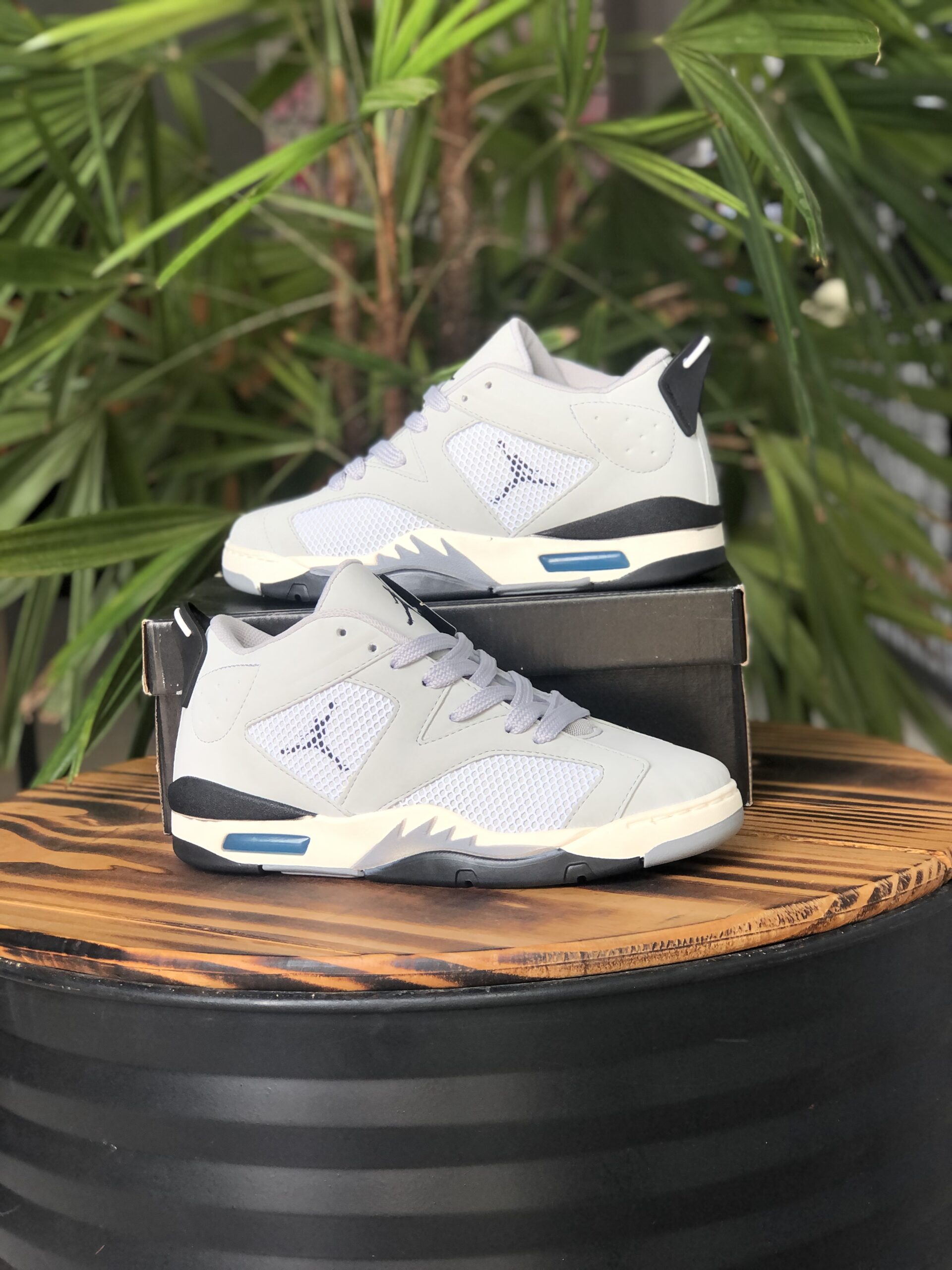 NIKE JORDAN 4 CINZA
