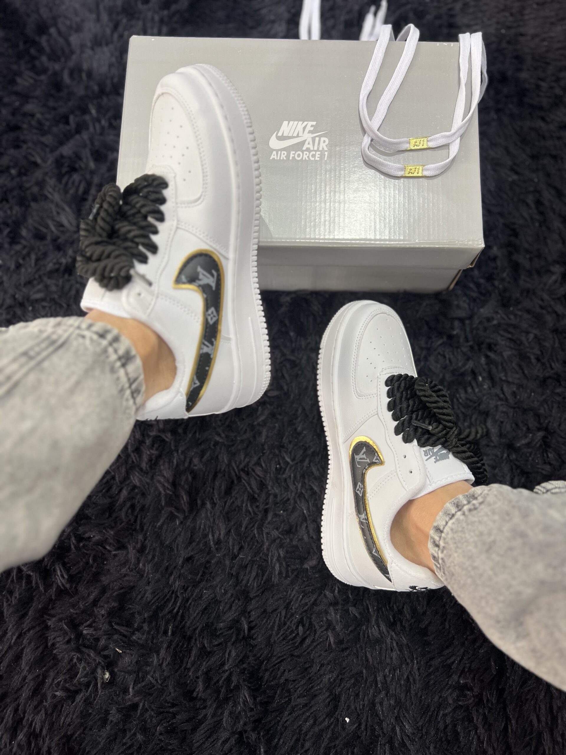 NIKE AIR FORCE LOUISE VUITTON