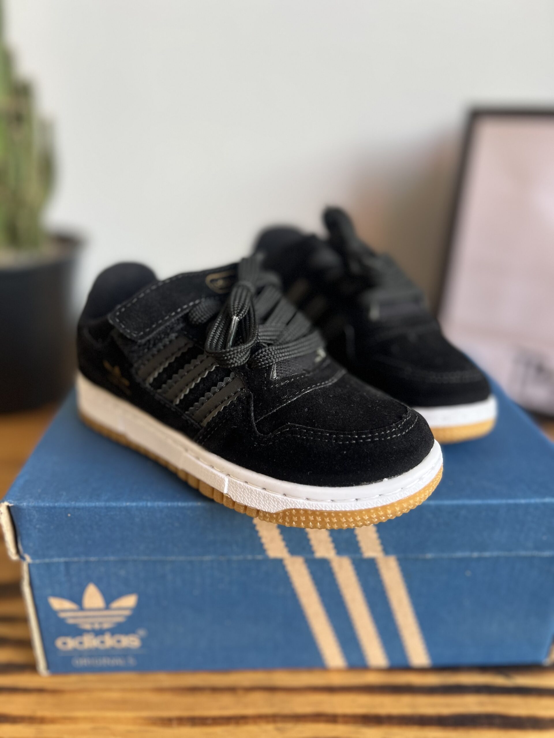 INF. ADIDAS CAMPUS VELCRO PRETO SOLA NATURAL E BRANCA