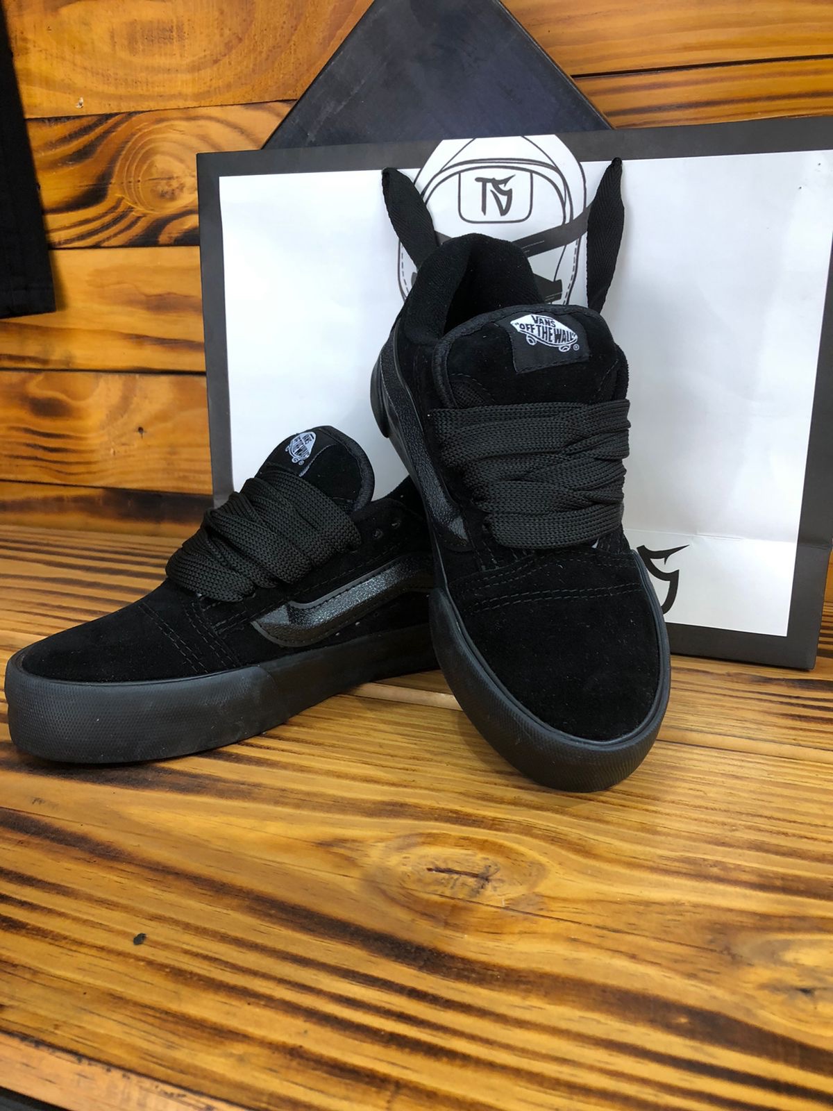 VANS KNU PRETO INTEIRO