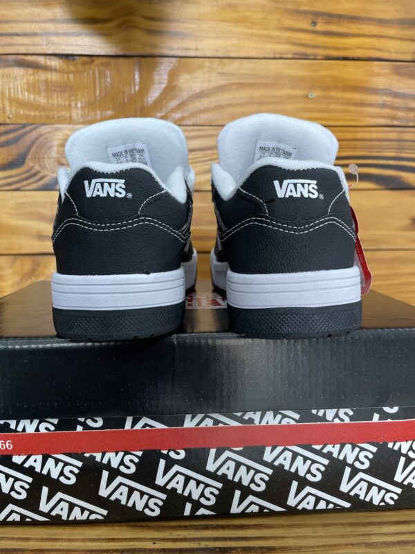 VANS UPLAND PRETO LINHA BRANCA - Image 2