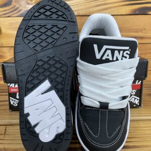 VANS UPLAND PRETO LINHA BRANCA