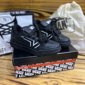 VANS UPLAND PRETO INTEIRO